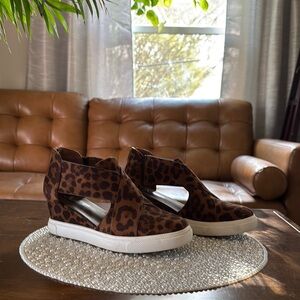 Natural Reflections Brown Leopard Print Shoes